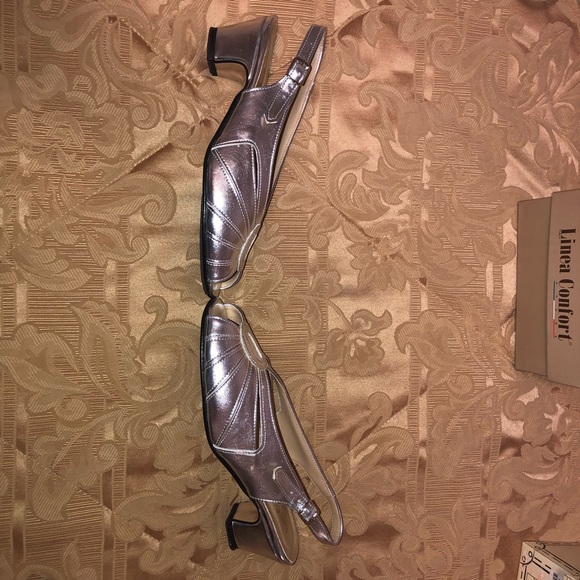 Silver leather sandals. - Picture 7 of 16